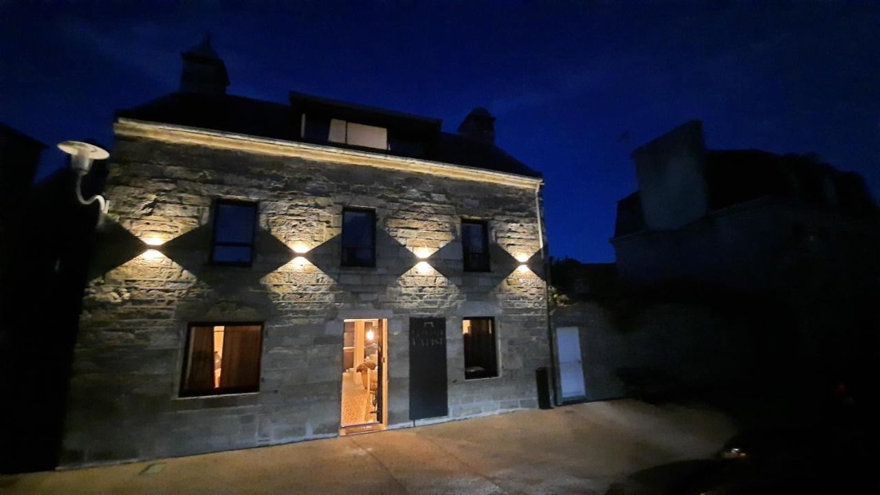 La Petite Valise Hotel Ploudalmezeau Exterior foto