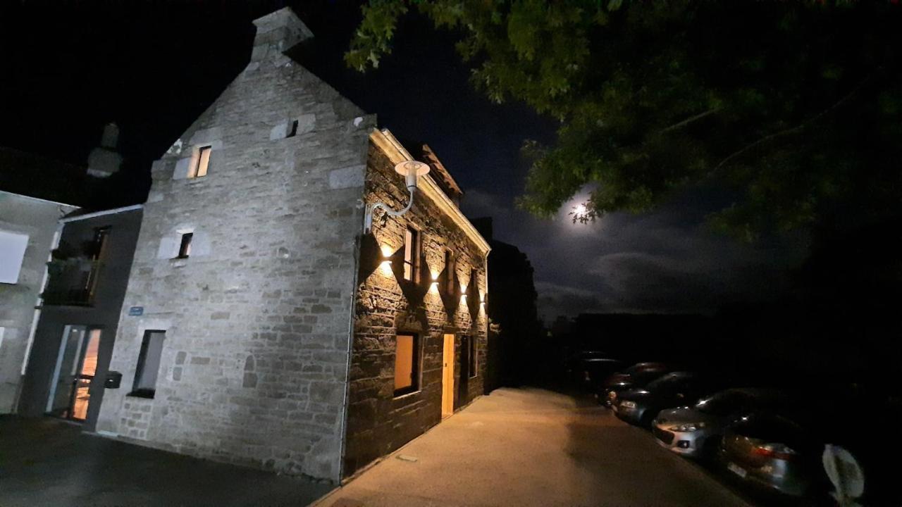 La Petite Valise Hotel Ploudalmezeau Exterior foto